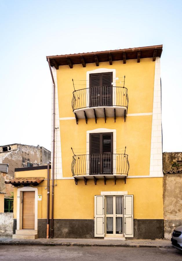 Casa Vacanze A' Lanterna ลิกาตา ภายนอก รูปภาพ