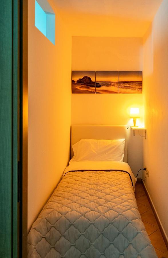 Casa Vacanze A' Lanterna ลิกาตา ภายนอก รูปภาพ